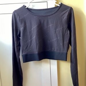 Lululemon black long sleeve crop